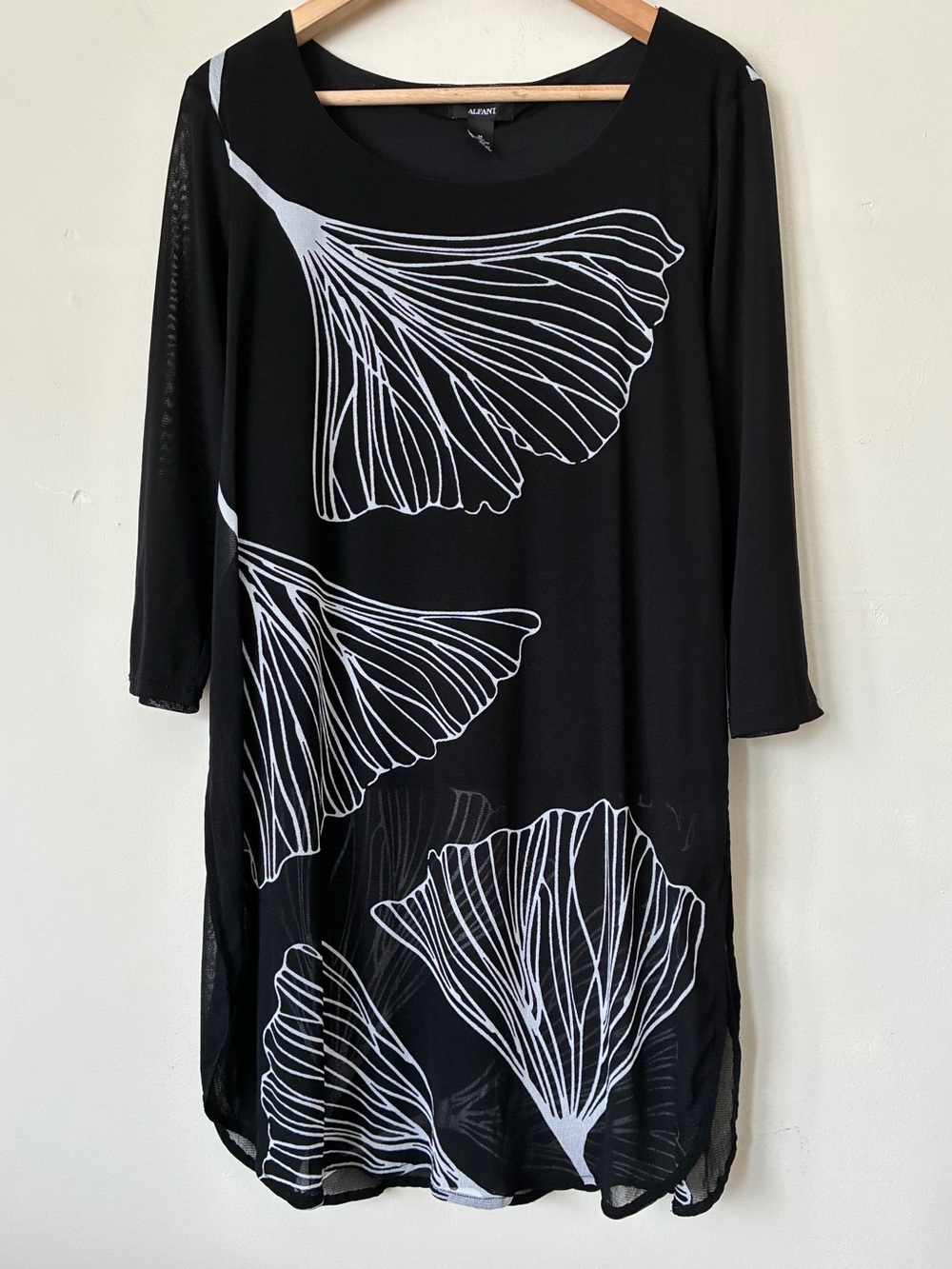 Alfani Black White Ginkgo Leaf Mesh Tunic Top 3/4 Sleeve Size M Grunge Beachy